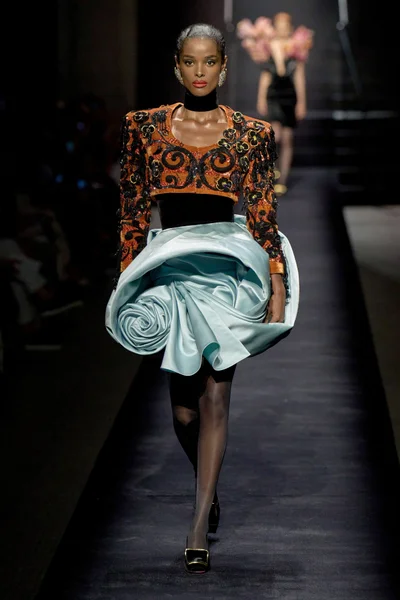 Look 25